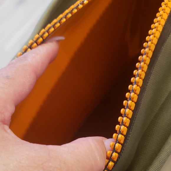 YETI COOLER TAN COLOR PRICE IS FIRM! - Picture 5 of 9